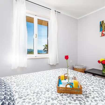 Alyss Apartment Lovran