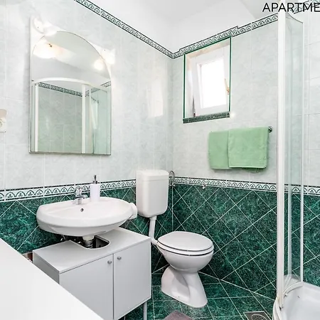 Alyss Apartman